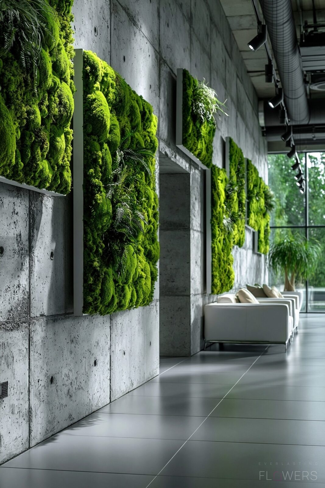 Zielone obrazy z mchu i roślin stabilizowanych 1 Nowoczesne zielone obrazy z mchu i roślin stabilizowanych we wnętrzu biurowym. Naturalne dekoracje ścienne premium wykonane z mchu poduszkowego i roślin stabilizowanych w stylu biophilic design.